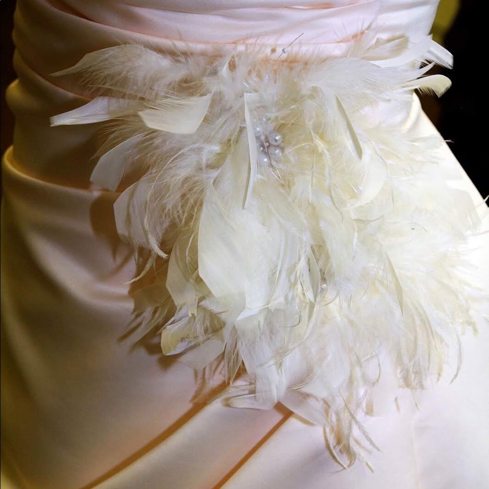 8" x 6" Pearl & Feather Broach, Pin Hair Clip